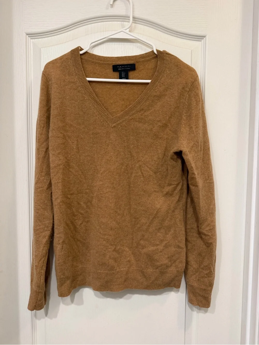 Tahari 100% 2-Ply Cashmere V-Neck Sweater Womens M Camel Tan Luxury